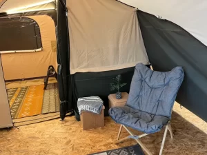 Holtkamper Aero vouwwagen voortent binnen