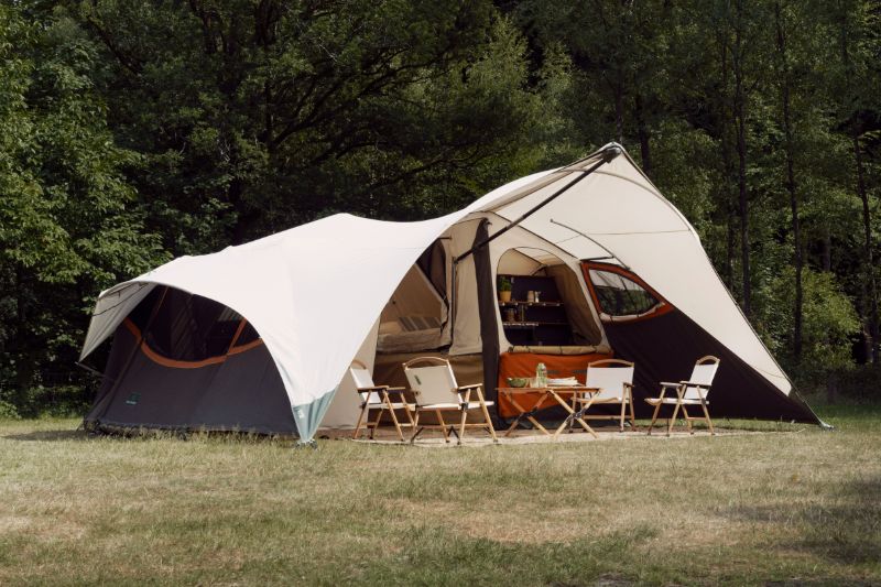 Canopy with sidewalls